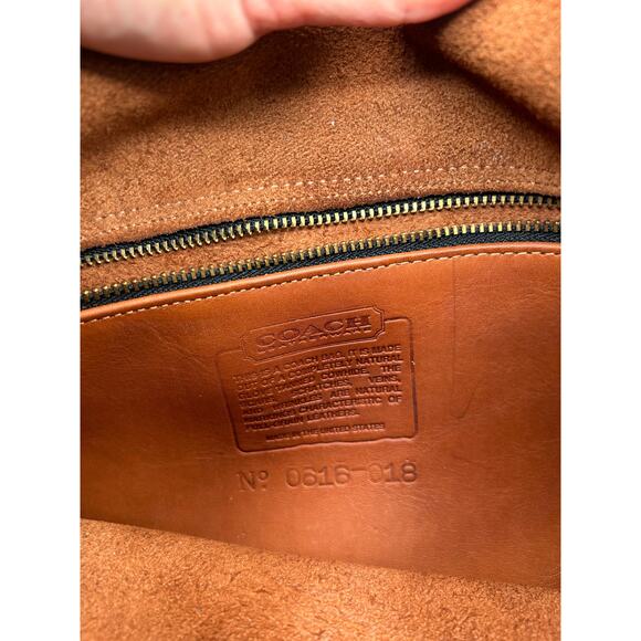 COACH City Bag 9790 Vintage British Tan
Leather Crossbody Shoulder Purse RARE - Picture 14 of 16